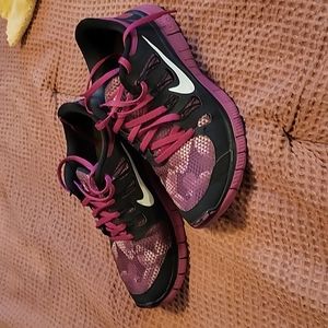 Nike size US 6.5. maroon and black